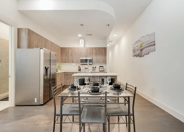 Cozy Loft Style 2Br I Gym I Parking I Workspace